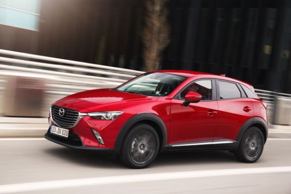 Front- und Seitenpartie des Mazda CX-3