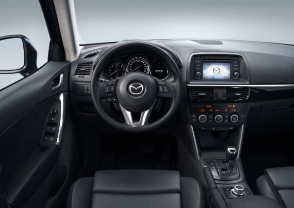 Das Cockpit des Mazda CX-5