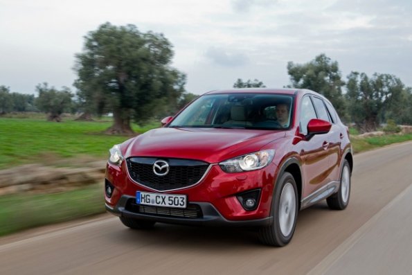 Im Bild die Frontpartie des Mazda CX-5