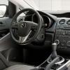 Der Arbeitsplatz des Fahrers im Mazda CX-7