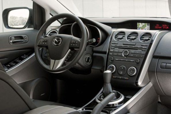 Das Cockpit im Mazda CX-7