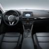 Die Aufnahme zeigt die Instrumententafel im Mazda CX-5