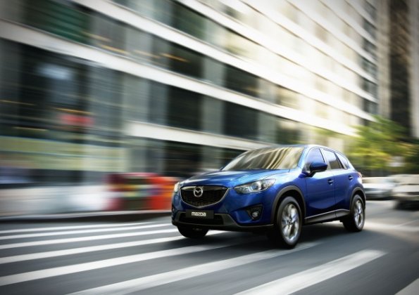 Eine Fahraufnahme des Mazda CX-5