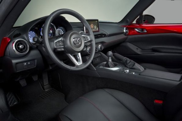 Cockpit des Mazda MX-5