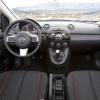 Eine Aufnahme der Armaturentafel im Mazda2<br />