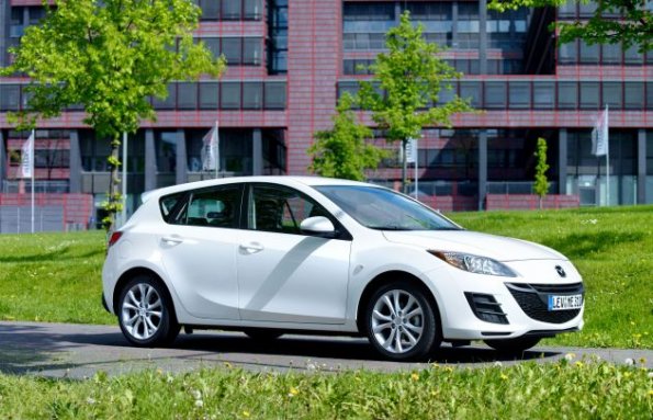 Seitenansicht des Mazda3 Active