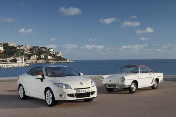 Außenaufnahme mit dem Megane Coupé Cabriolet Floride