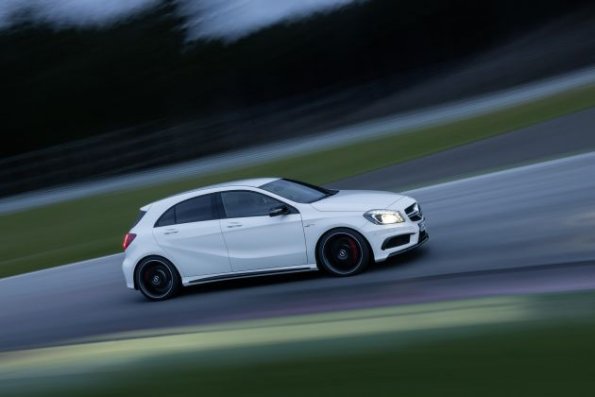 Die Silhouette des Mercedes-Benz A 45 AMG (W 176) 2012