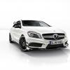 <p>Mercedes-Benz A 45 AMG (W 176) Lack: zirrusweiß, AMG Aerodynamikpaket Exterieur, AMG Carbonpaket Exterieur, 2013</p>