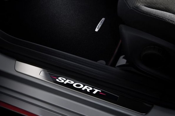 Detail Mercedes-Benz A 180 Sport (W 176) 2013