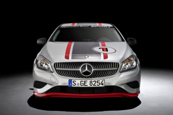 Fahrzeugfront Mercedes-Benz A 180 Sport (W 176) 2013