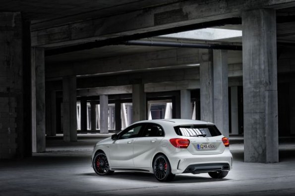 Die Heckpartie am Mercedes Benz A 45 AMG (W 176) 2012