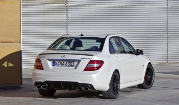 Die Heckpartie des Mercedes-Benz C 63 AMG (W 204) 2010