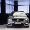 <p>Die Frontansicht des Mercedes-Benz C63 AMG C 63 AMG Edition 507 (C 204) Lack: designo magno platin, Aussatttung: designo Leder porzellan, 2013</p>