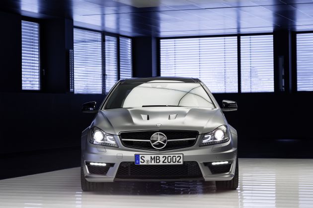 Mercedes-Benz C63 AMG:
13C41_74