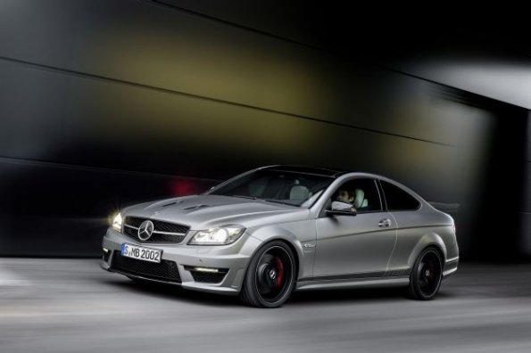 Front- und Seitenpartie am C 63 AMG Edition 507 (C 204) Lack: designo magno platin, Aussatttung: designo Leder porzellan, 2013