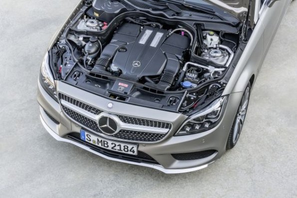 Ein Blick unter die Haube des Mercedes-Benz CLS Shooting Brake 