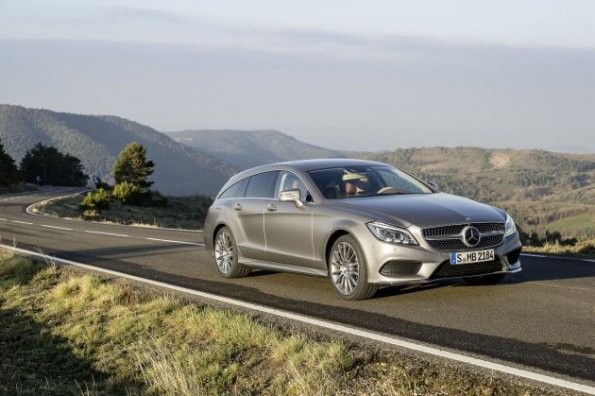 Fahraufnahme mit dem CLS 400 Shooting Brake (X 218) 2014; Exterieur: Sport Paket AMG, designo manganitgrau magno; Interieur: design Leder Exklusiv Semianilin sattelbraun/seidenbeige