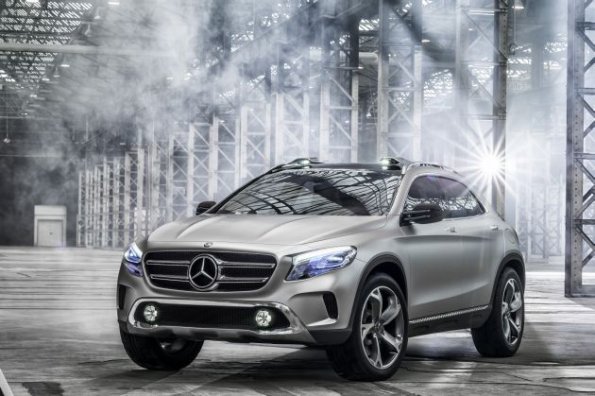 Die Fahrzeugfront des Mercedes-Benz GLA Showcar; 2013