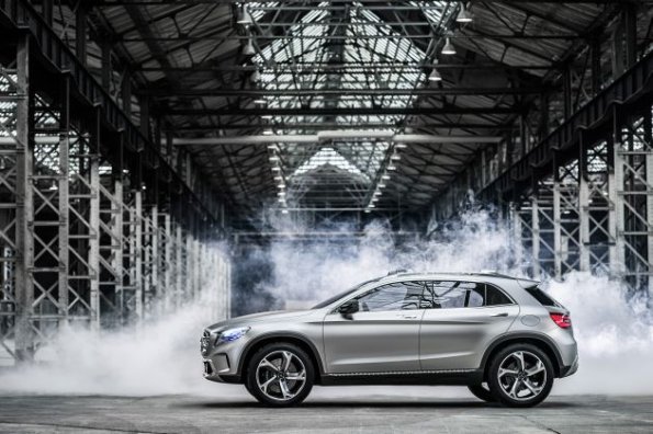 Die Silhouette des Mercedes-Benz GLA Showcar; 2013