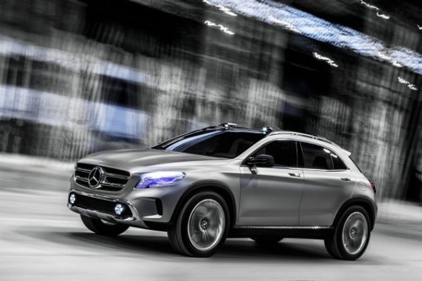 Die Seitenpartie des Mercedes-Benz GLA Showcar; 2013