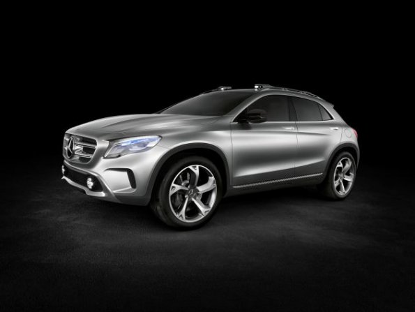 Front- und Seitenpartie des Mercedes-Benz GLA Showcar Studio; 2013