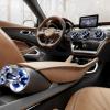 <p>Ein Blick in den Innenraum des Mercedes-Benz GLA Showcar Studio; 2013</p>