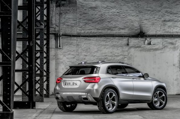 Das Fahrzeugheck des Mercedes-Benz GLA Showcar; 2013