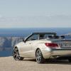 Mercedes-Benz E 350 BLUETEC Cabriolet mit Sportpaket, (A 207), 2012, Lack: aragonitsilber metallic, Ausstattung: Leder tiefseeblau/seidenbeige