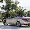 <p>Heckansicht des Mercedes-Benz E 350 BLUETEC Cabriolet mit Sportpaket, (A 207), 2012, Lack: aragonitsilber metallic, Ausstattung: Leder tiefseeblau/seidenbeige</p>