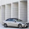 <p>Die Silhouette des Mercedes-Benz E 350 BLUETEC Cabriolet mit Sportpaket, (A 207), 2012, Lack: aragonitsilber metallic, Ausstattung: Leder tiefseeblau/seidenbeige</p>