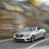 <p>Fahraufnahme mit der Mercedes-Benz E 350 BLUETEC Cabriolet mit Sportpaket, (A 207), 2012, Lack: aragonitsilber metallic, Ausstattung: Leder tiefseeblau/seidenbeige</p>