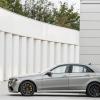 <p>Das Profil des Mercedes-Benz E 63 AMG (W 212) Facelift 2013, Lack: Palladiumsilber, Ausstattung: Schwarz-Weiß</p>