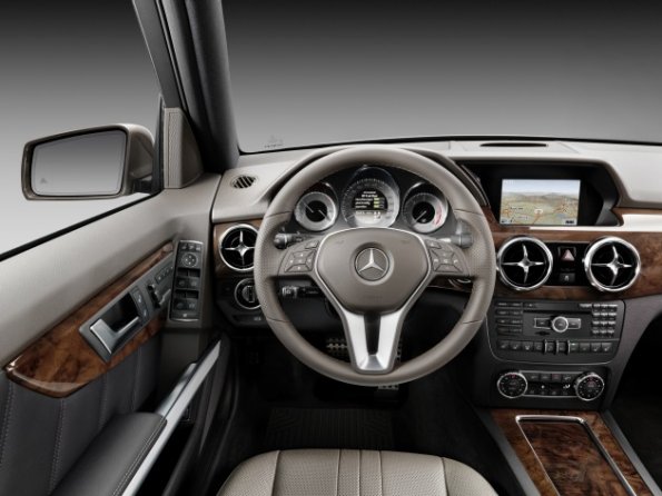 Das Cockpit im Mercedes-Benz GLK