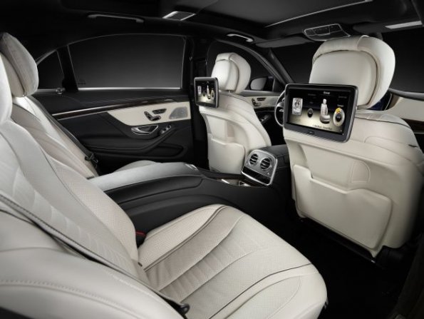 Die hintere Sitzreihe in der Mercedes Benz S-KlasseMercedes-Benz S-Klasse, 2013