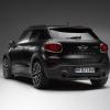 <p>Die Aufnahme zeigt die Heckpartie des Mini Frozen Black Metallic</p>