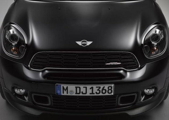 Ein Blick auf die Frontpartie des Mini Frozen Black Metallic