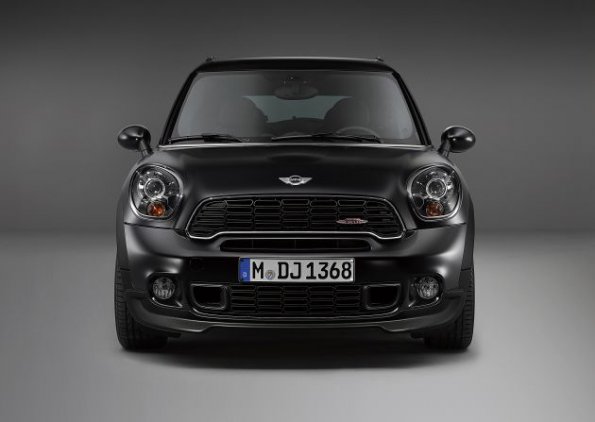 Die Fahrzeugfront des Mini Frozen Black Metallic