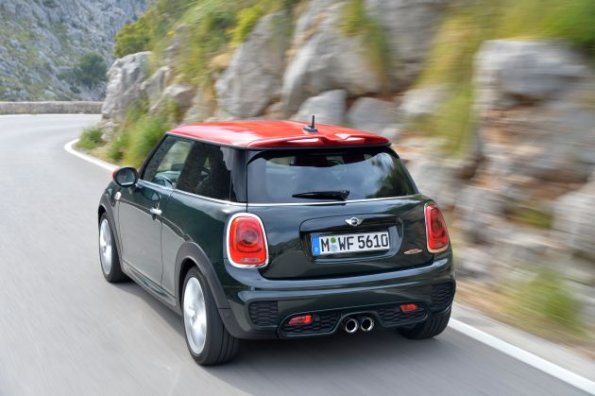 Die Heckansicht des Mini John Cooper Works