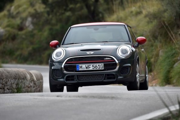 Die Frontansicht des Mini John Cooper Works