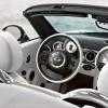 Der Arbeitsplatz des Fahrers im Mini Roadster Concept