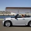 Der Mini Roadster im Profil - mit geöffnetem Verdeck<br />