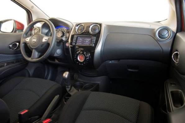 Cockpit und Armaturen im Nissan Note