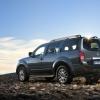 Heck- und Seitenansicht des Nissan Pathfinder 