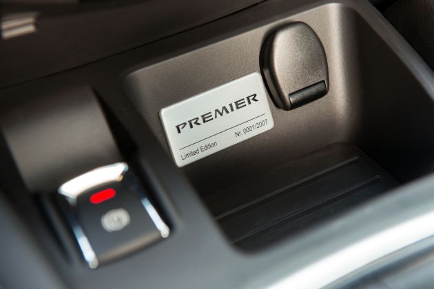 Nissan Qashqai:
Nissan Qashqai