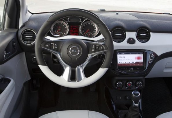 Das Cockpit im Opel Adam