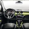 <p>Die Armaturentafel im Opel Adam</p>