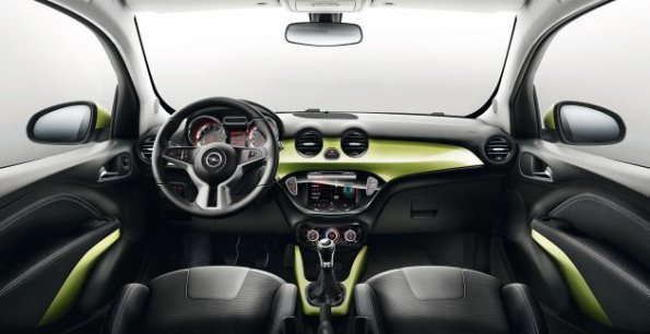 Die Armaturentafel im Opel Adam