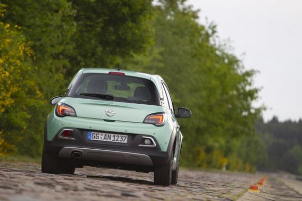 Das Heck des Opel Adam Rocks