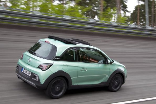 Heck- und Seitenpartie des Opel Adam Rocks